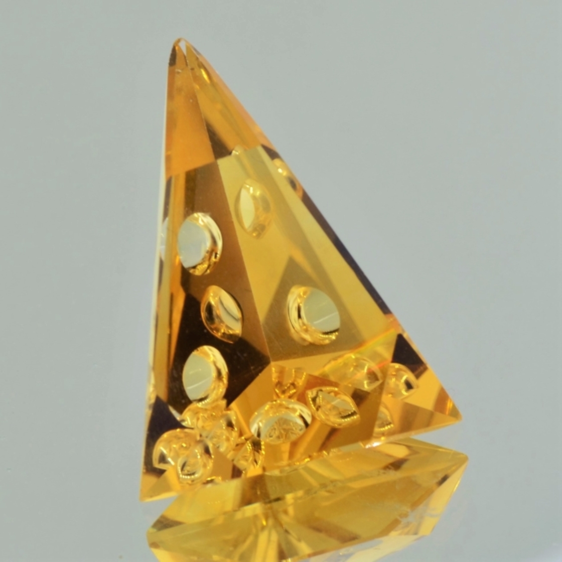 Citrine Trillion-Design 26.64 ct