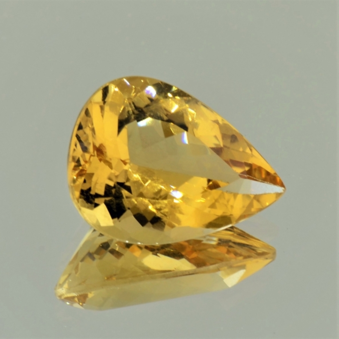 Goldberyll Tropfen 11,58 ct