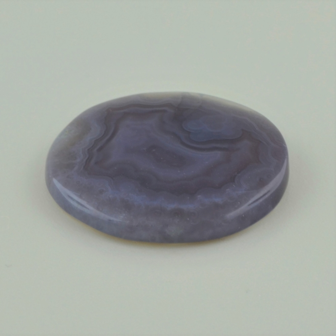 Chalcedon Cabochon rund blauviolett 64,17 ct