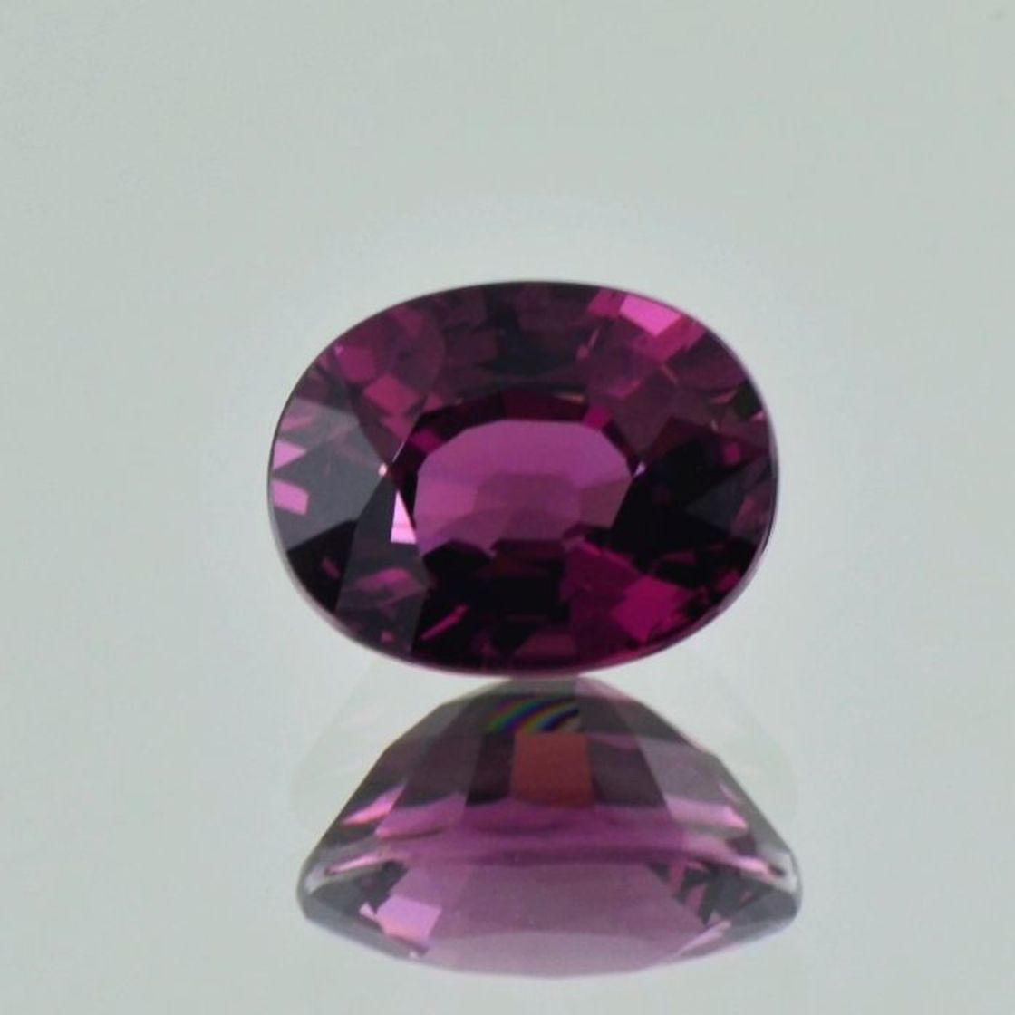 Rhodolite Garnet oval purple red 3.99 ct