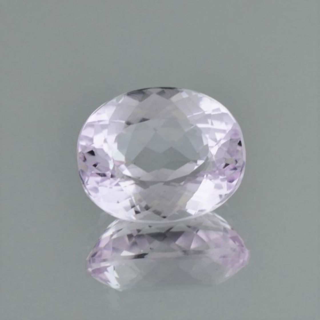 Kunzite oval light pink 10.32 ct