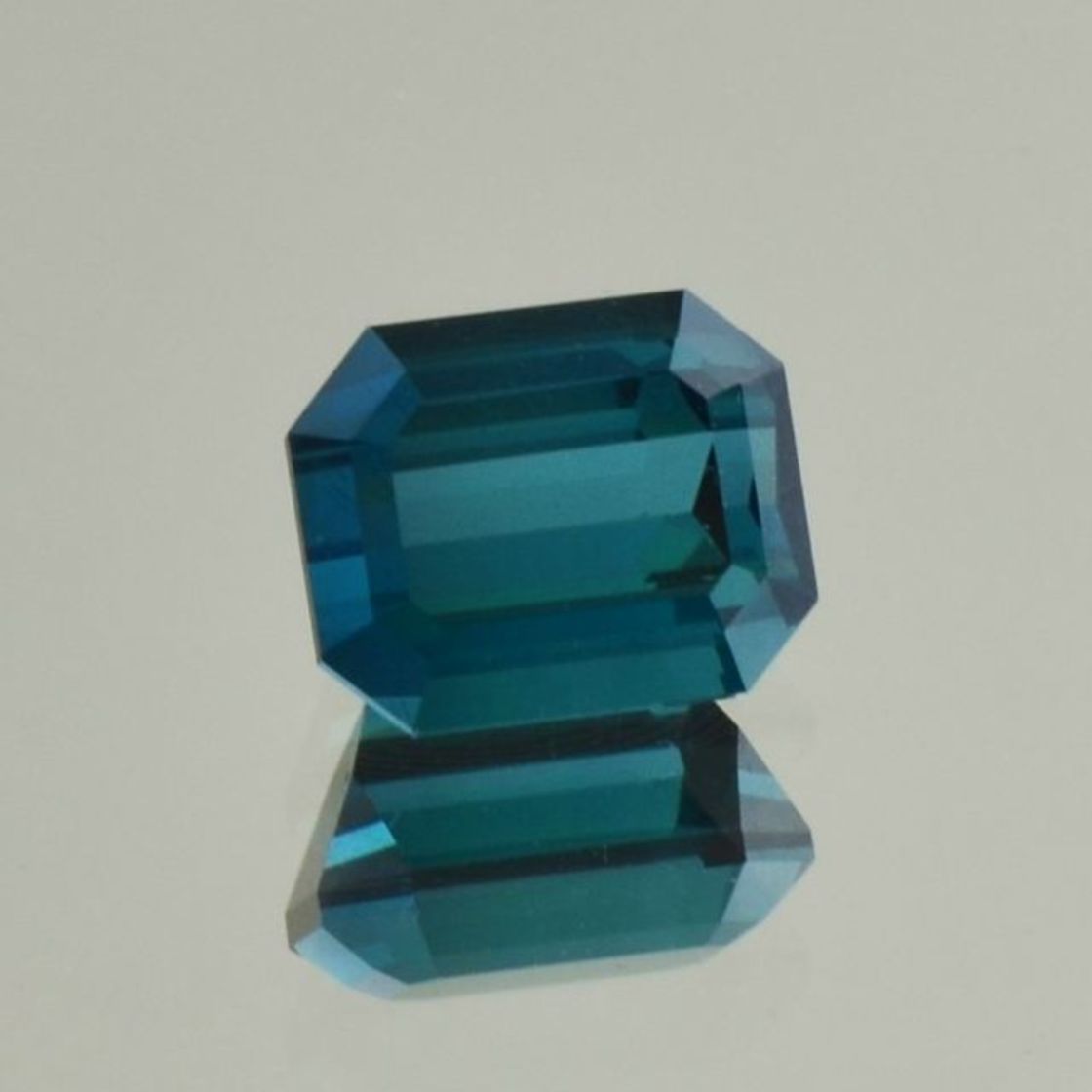 Indigolith Turmalin octagon 2,35 ct