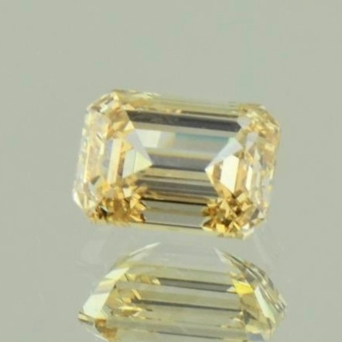 Farbdiamant Achteck bräunlich gelb vvs2 1.53 ct