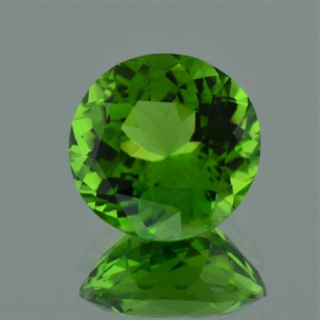 Peridot rund grün unbehandelt 12,47 ct