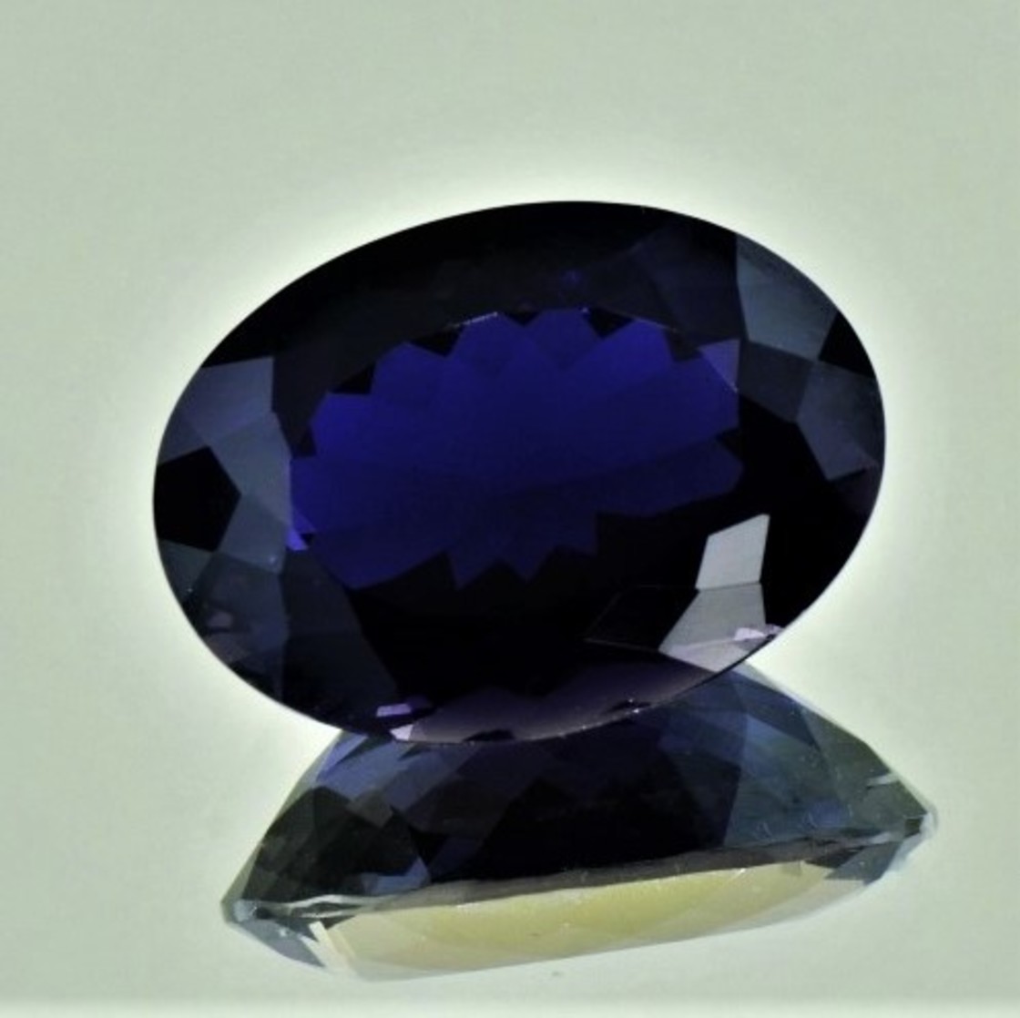 Iolite oval dark blue untreated 10.64 ct.