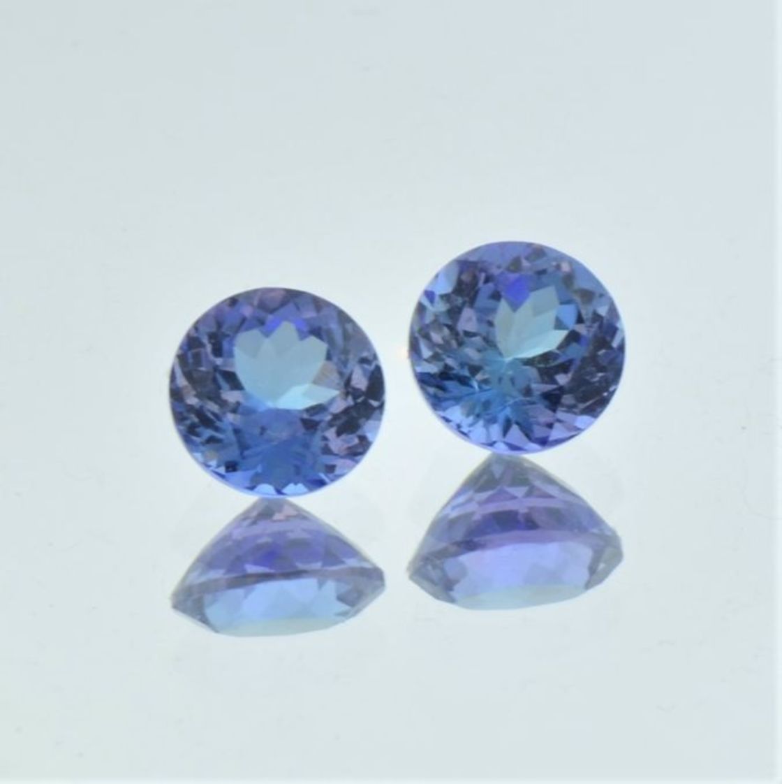 Tanzanite Pair round blue 3.34 ct.