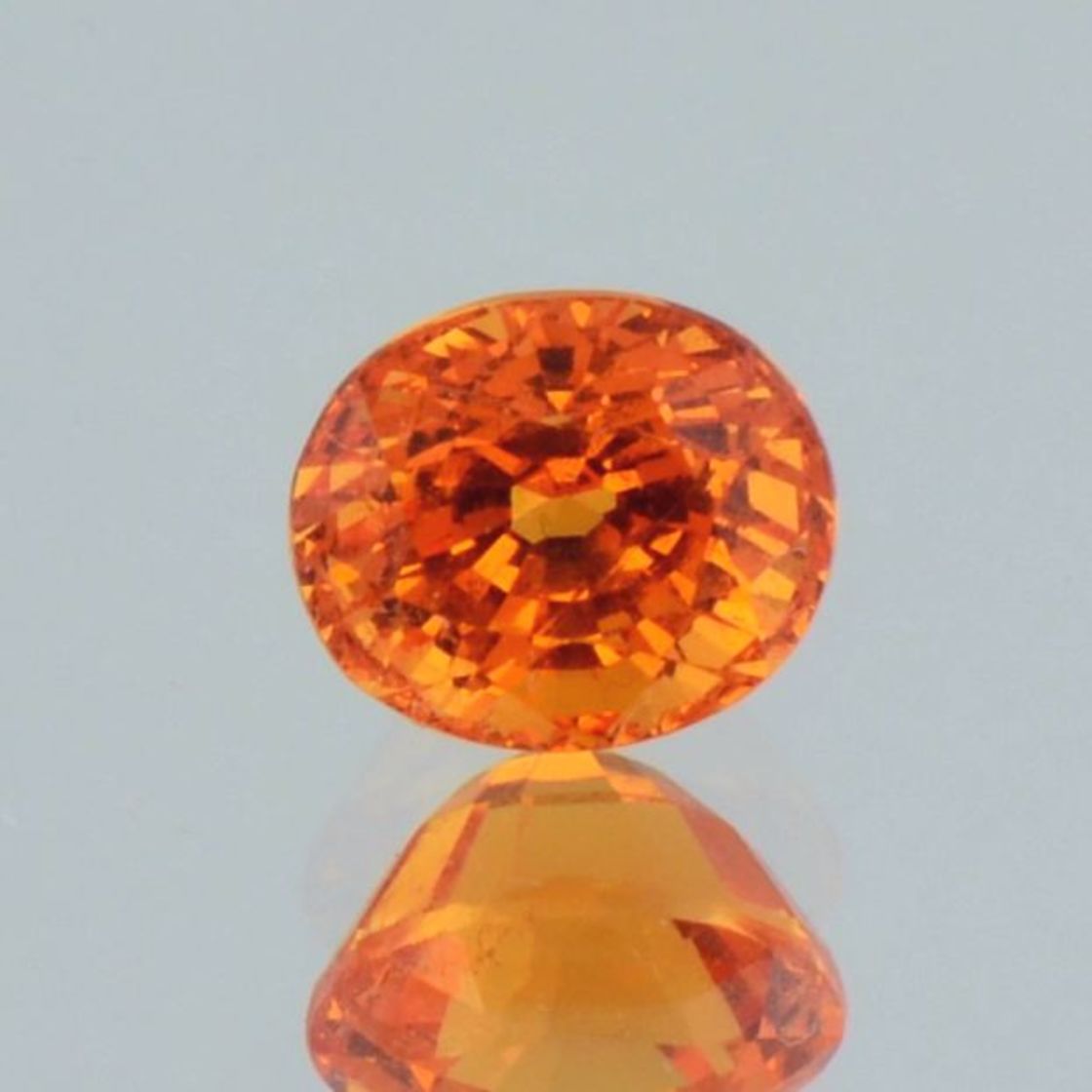 Mandarin-Granat oval intensives Orange 2,56 ct