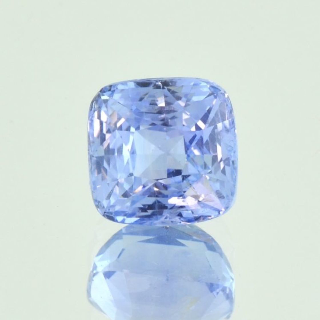 Saphir antik hellblau ungebrannt 7,13 ct