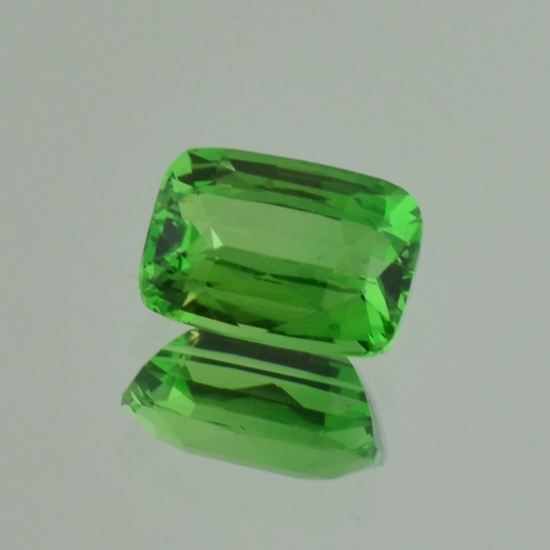 Tsavorit Granat antik grün 4,03 ct