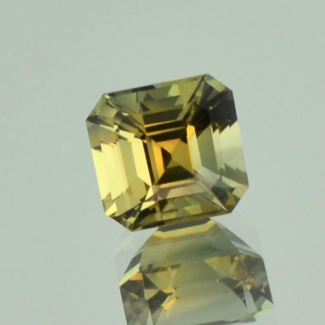 Sapphire octagon yellow green unheated 4.31 ct