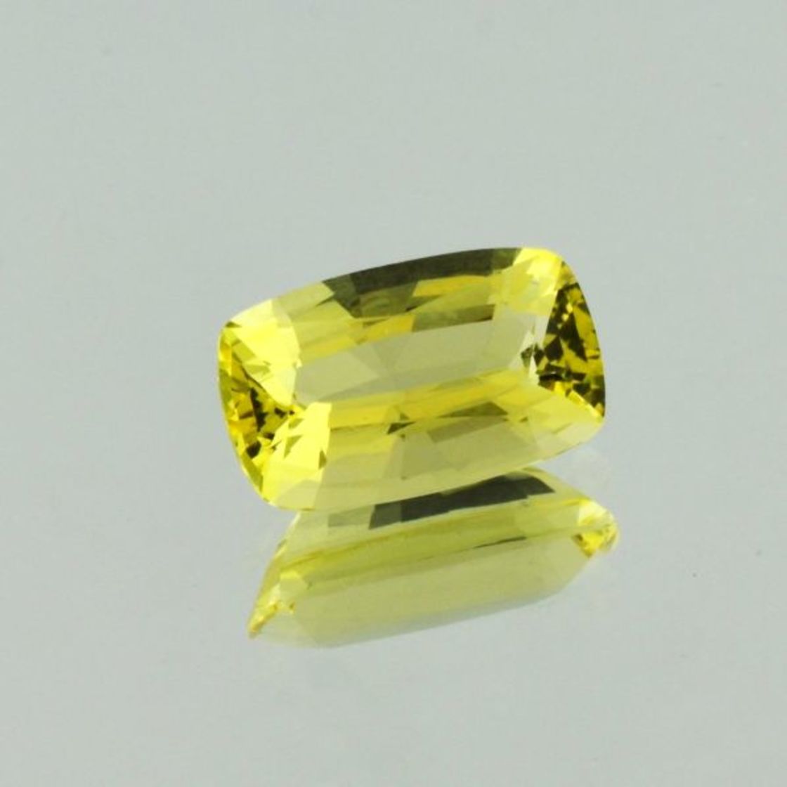 Heliodor Beryll cushion yellow 3.80 ct