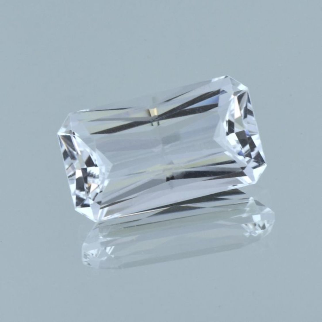 Goshenit Beryll octagon-princess farblos 16,21 ct