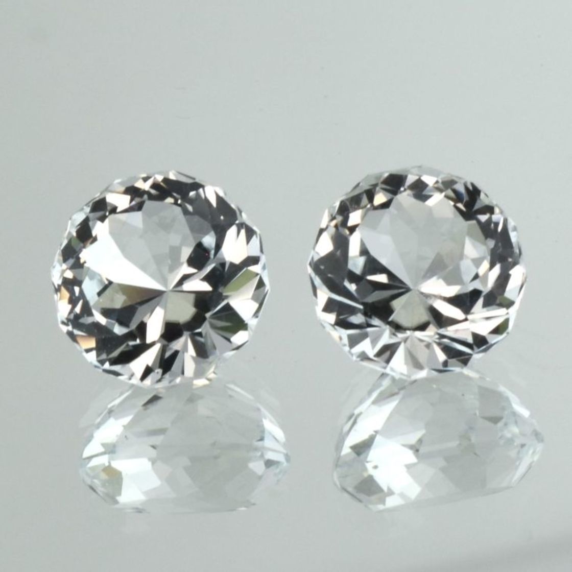 Topas Duo rund farblos 33,52 ct