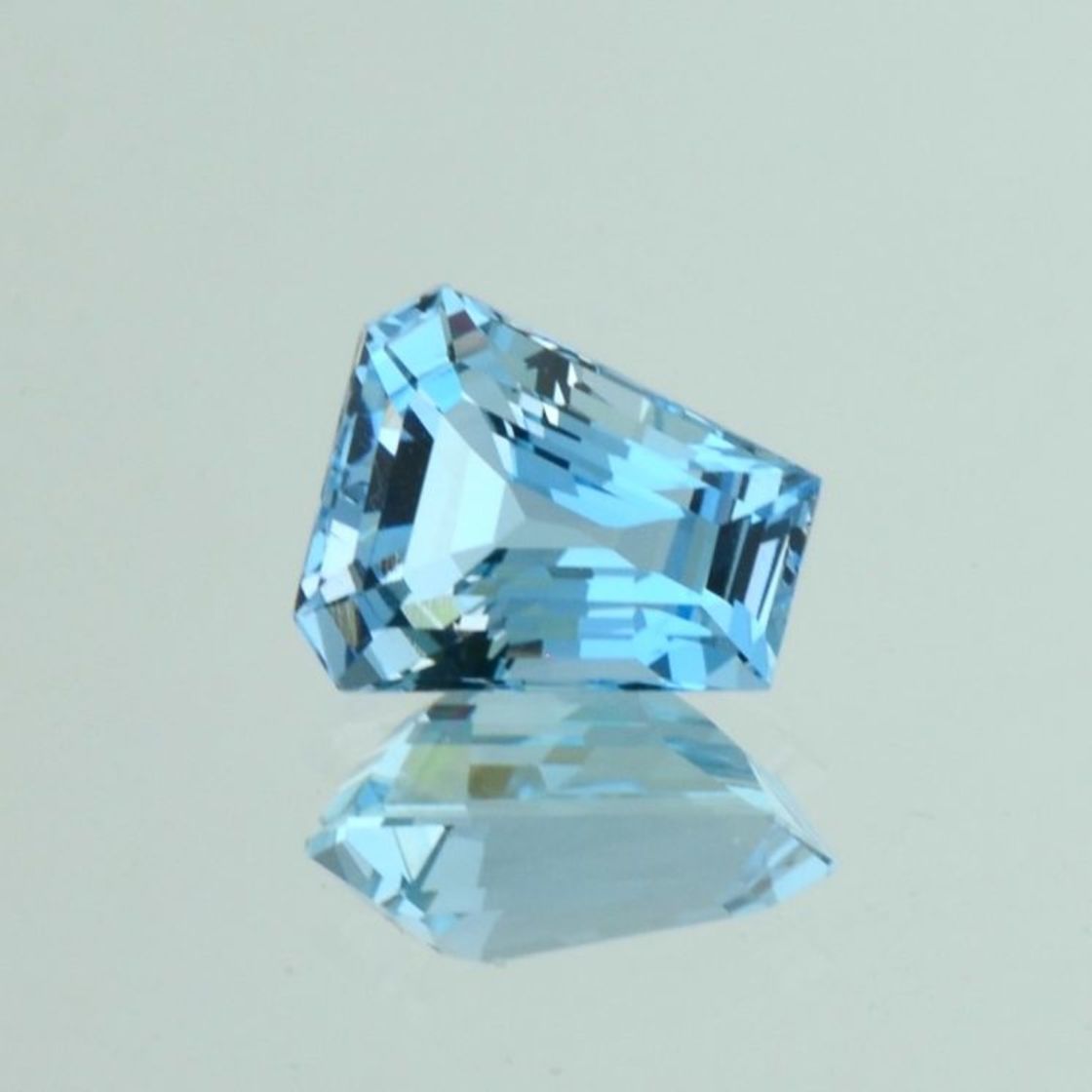 Aquamarine fantasy light blue 3.11 ct