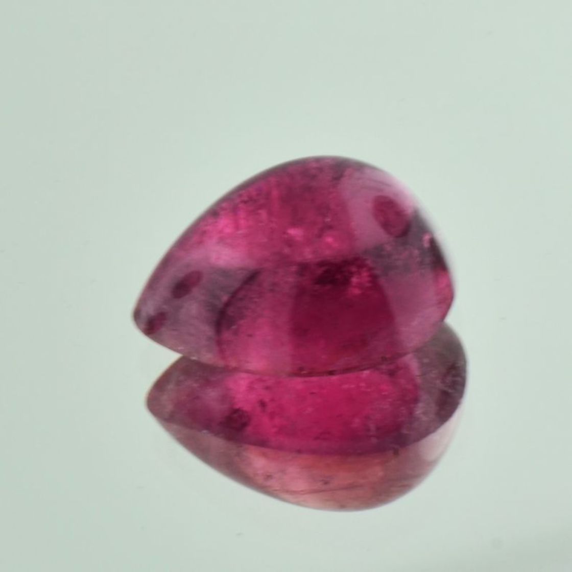 Rubellit Turmalin Cabochon Tropfen 13,62 ct