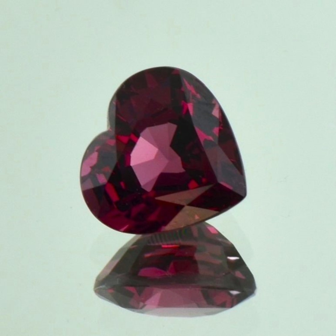 Rhodolith Granat Herz purpurrot 4,76 ct