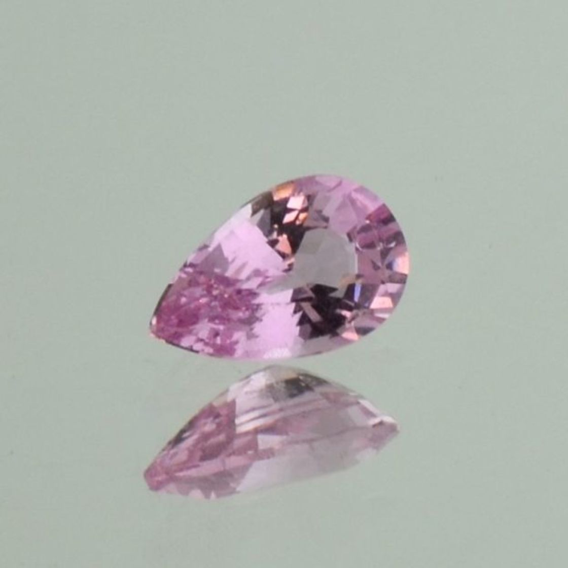 Spinell Tropfen rosa 0,80 ct