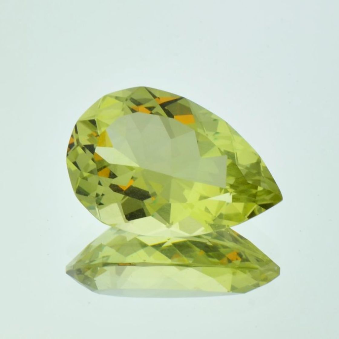 Heliodor Beryll pear greenish yellow 16.01 ct