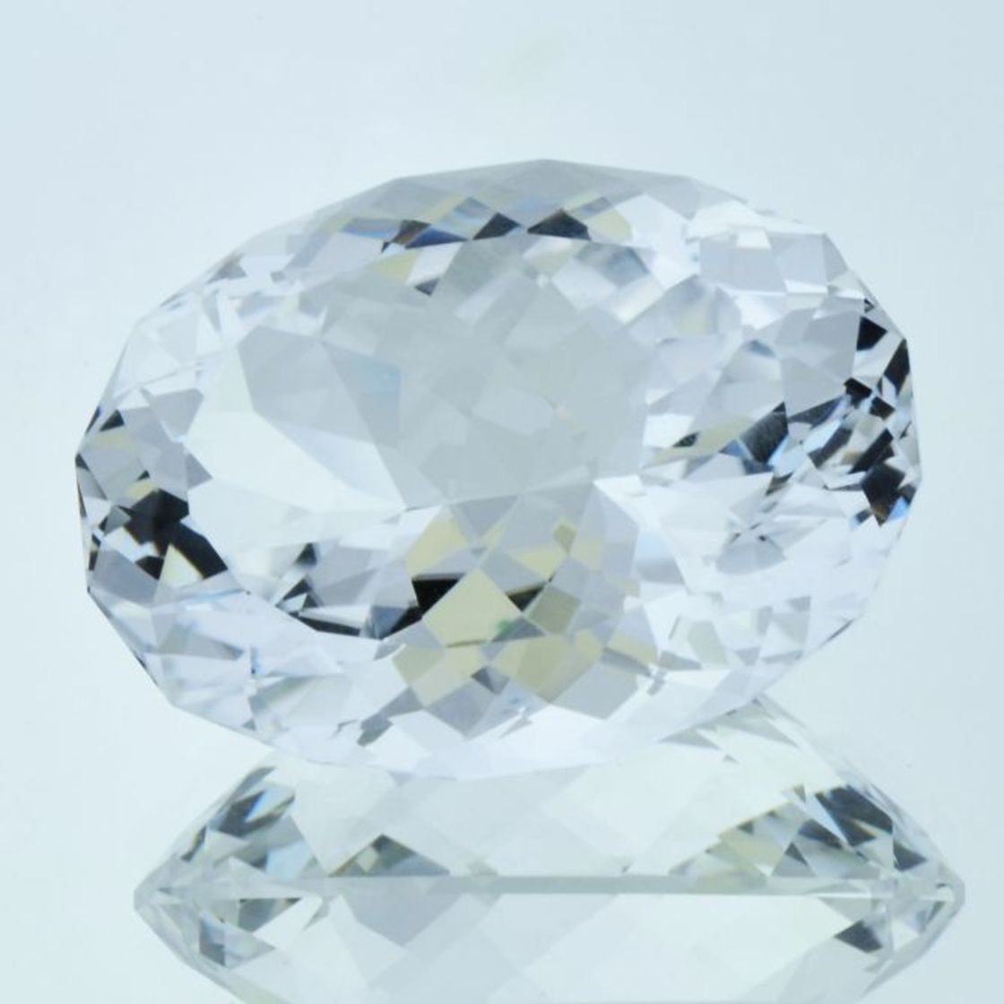 Topaz oval colorless untreated 84.35 ct