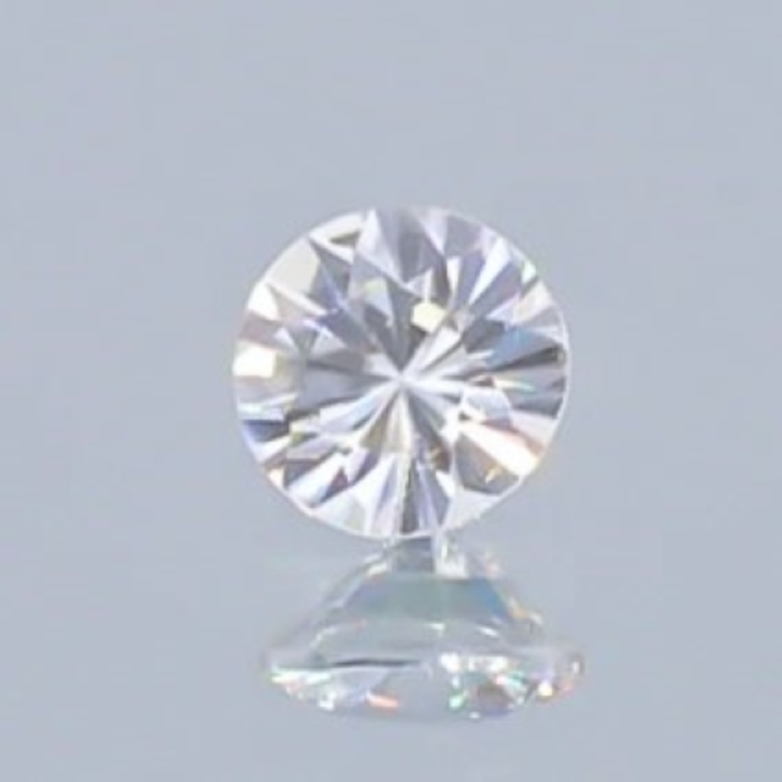 Zircon round brilliant colorless 2.80 ct