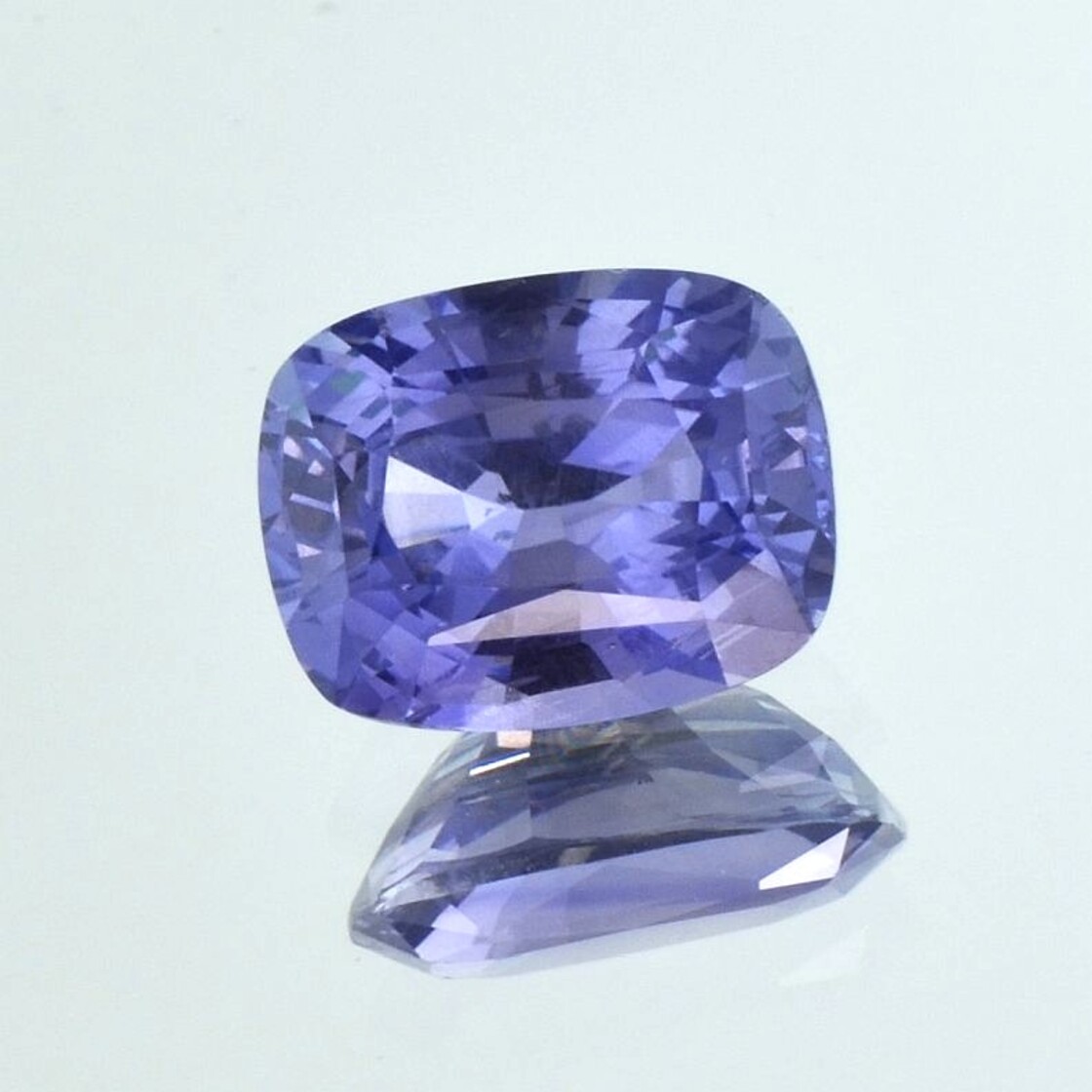 Saphir antik blau-violett unbehandelt 6,07 ct.