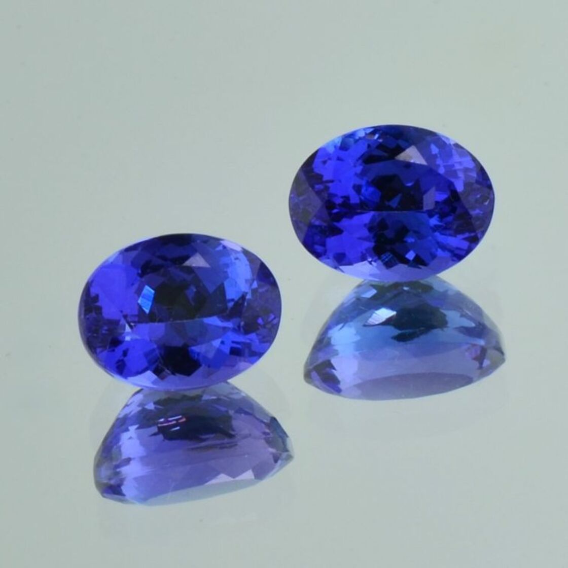 Tansanit Duo oval intensives Blau 6,83 ct.