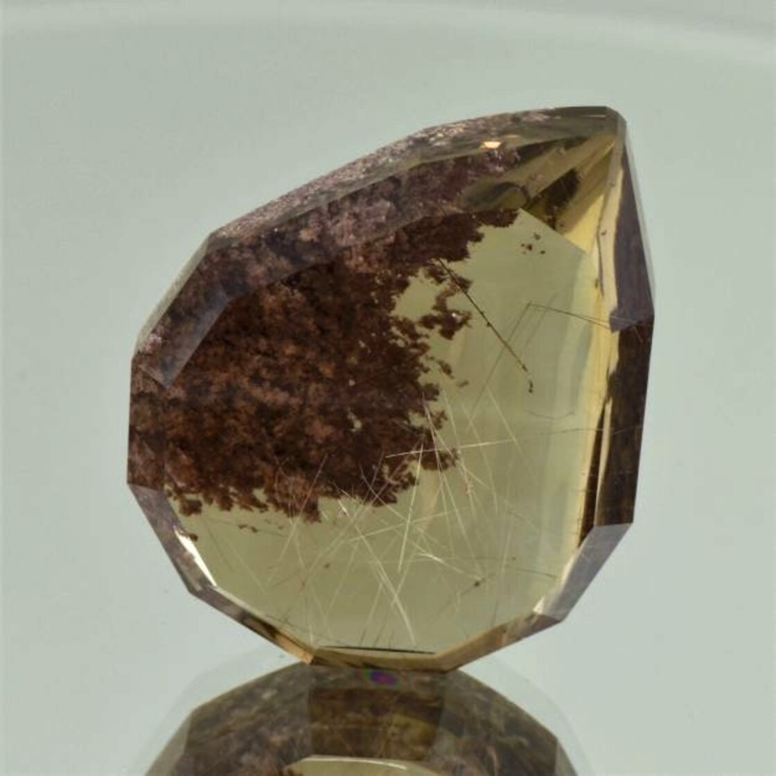 Lodolith-Rauchquarz Tropfen 84,22 ct.