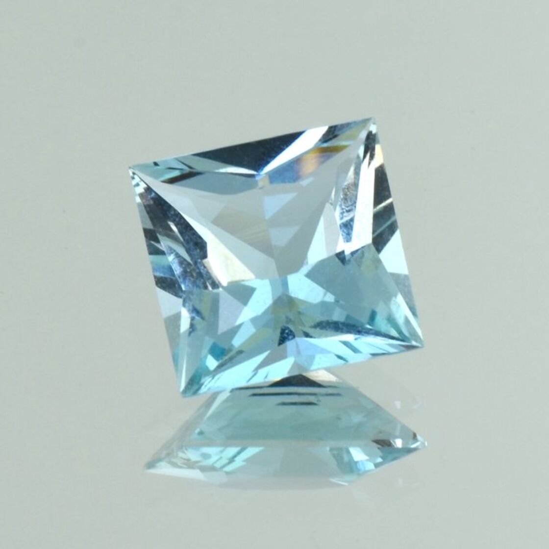 Aquamarine princess light blue 7.30 ct