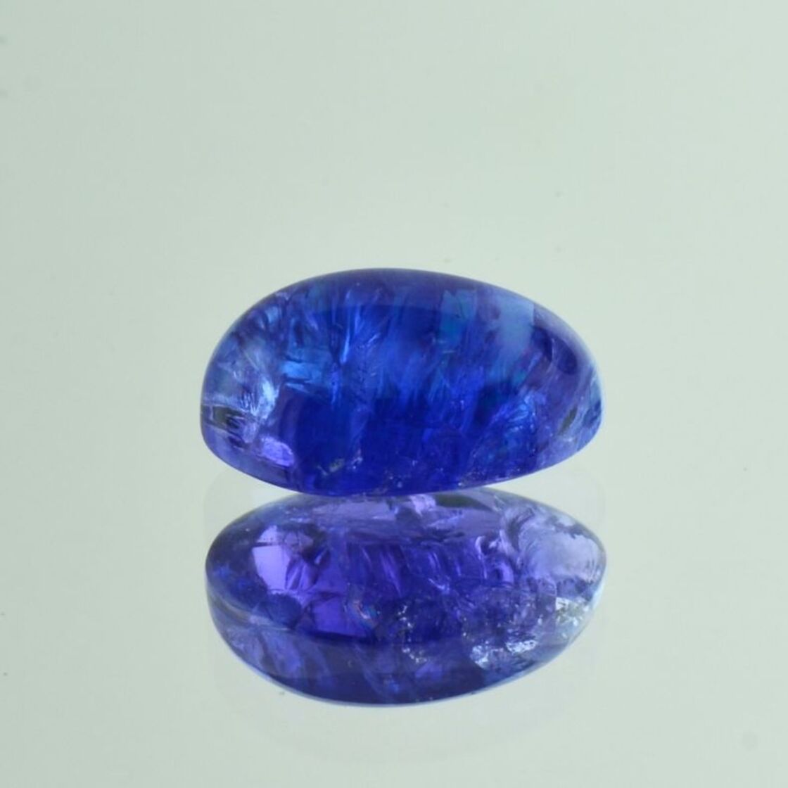 Tanzanite cabochon oval blue 7.48 ct