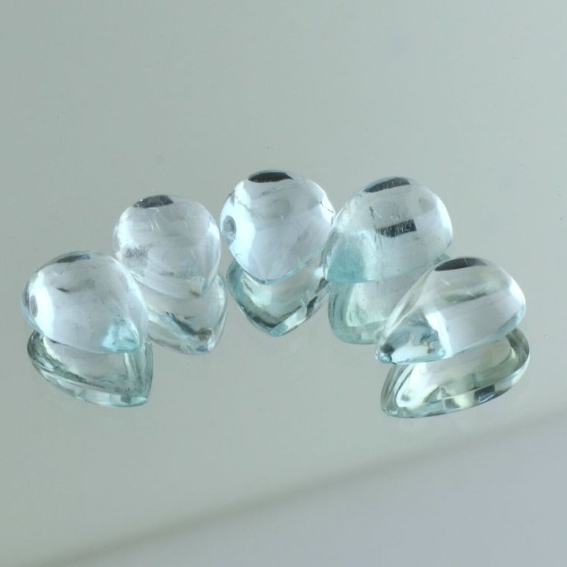 Aquamarin Lot Cabochons Tropfen zartblau 21,95 ct