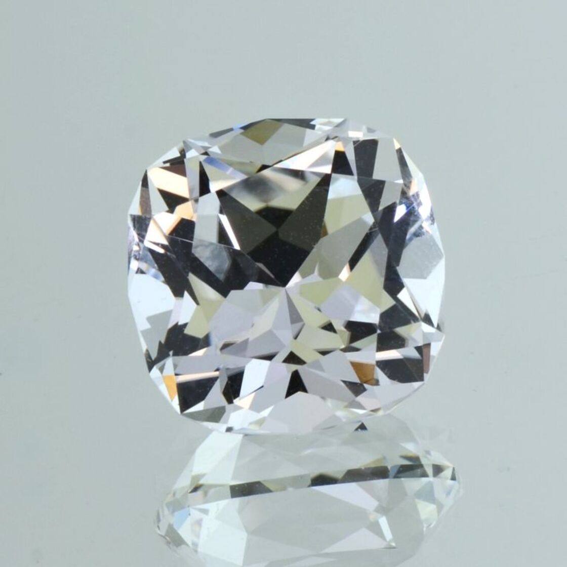 Topaz cushion colorless untreated 25.59 ct
