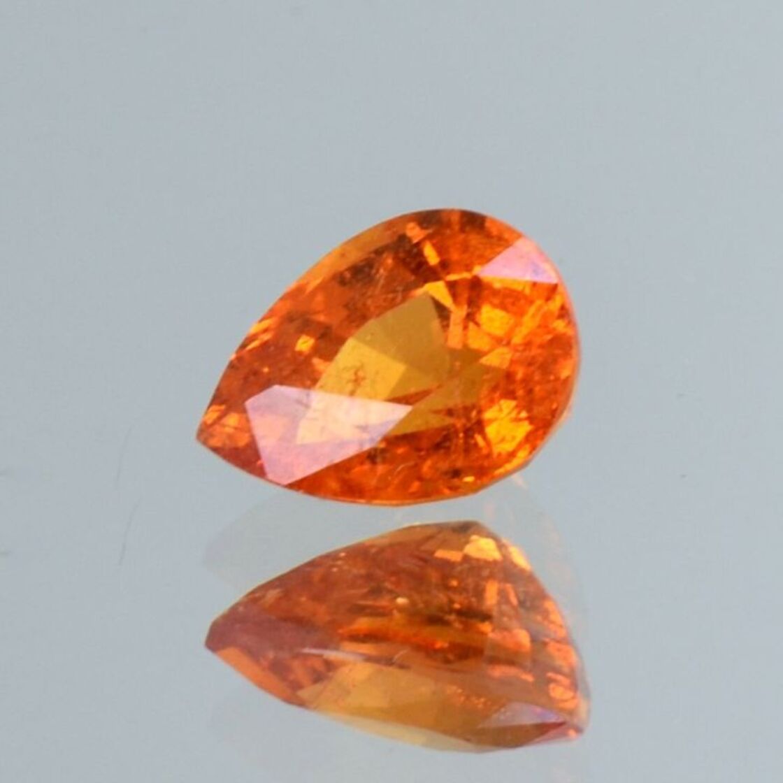 Mandarin-Granat Tropfen intensives Orange 2,67 ct