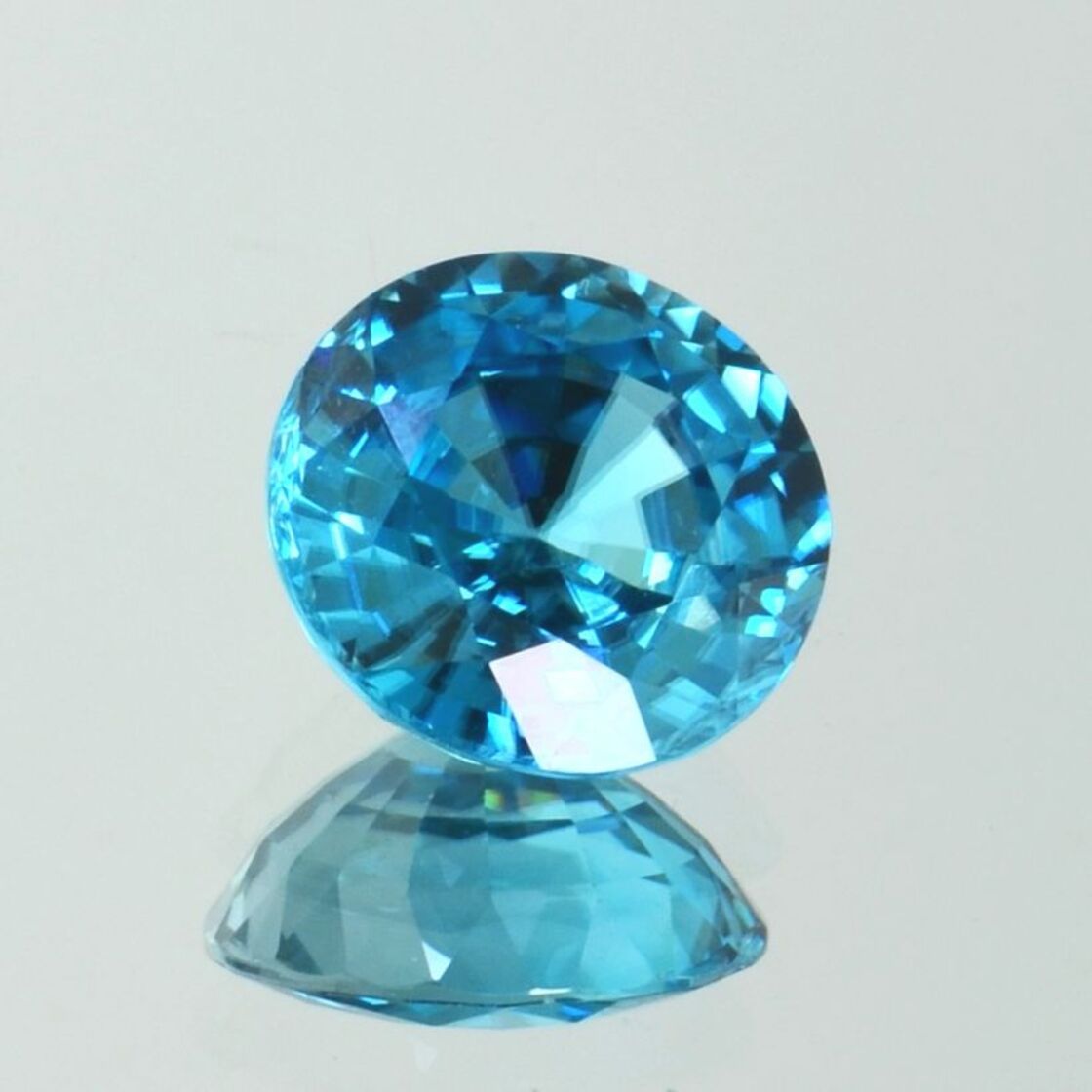 Zirkon rund blau 9,92 ct.