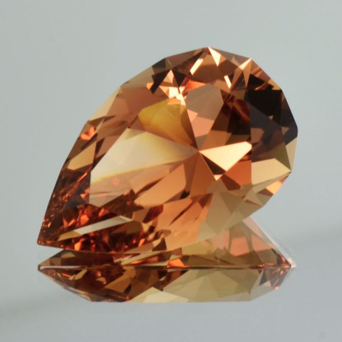 Topas Tropfen orangebraun 41,22 ct.