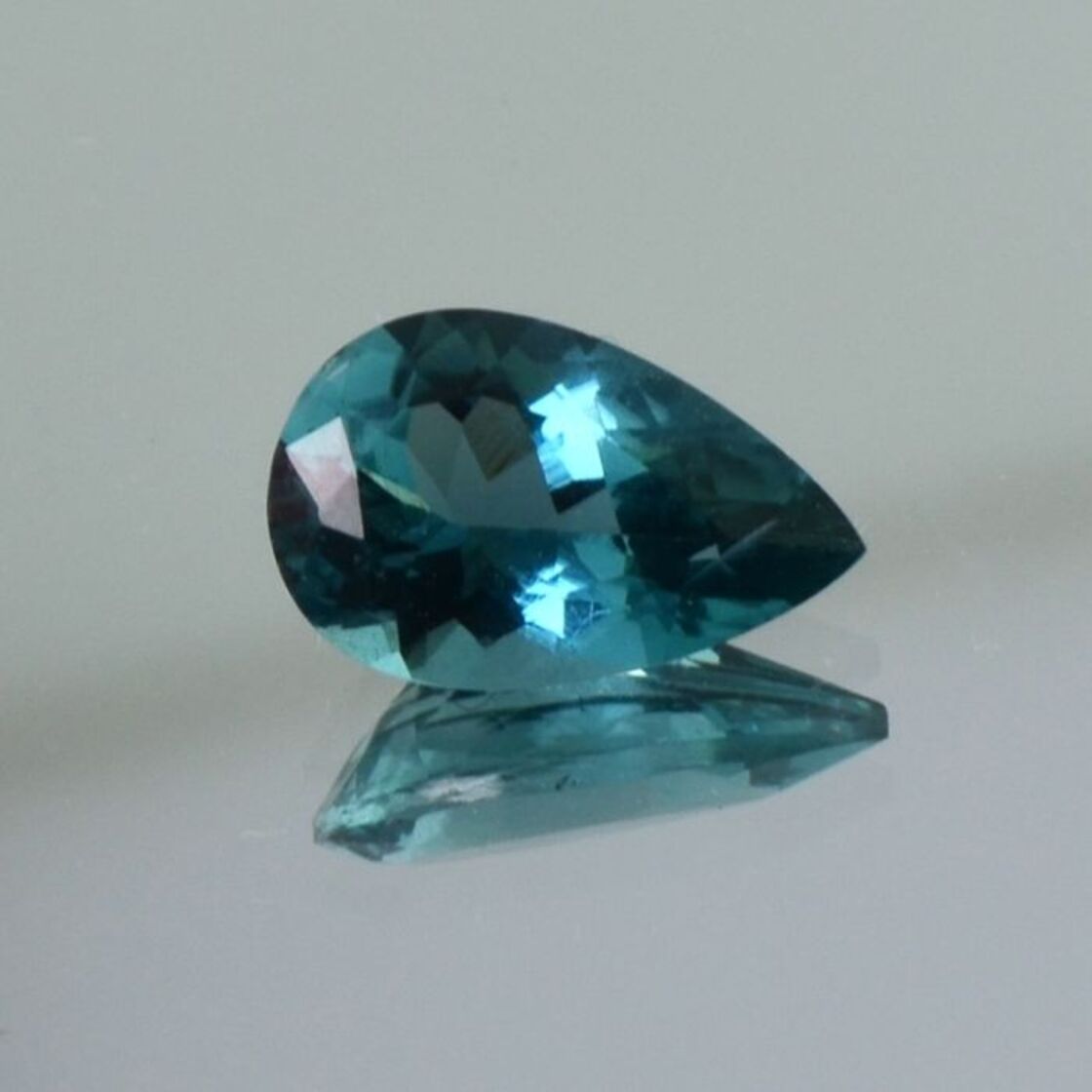Indigolith Turmalin Tropfen grünlich blau 1,91 ct