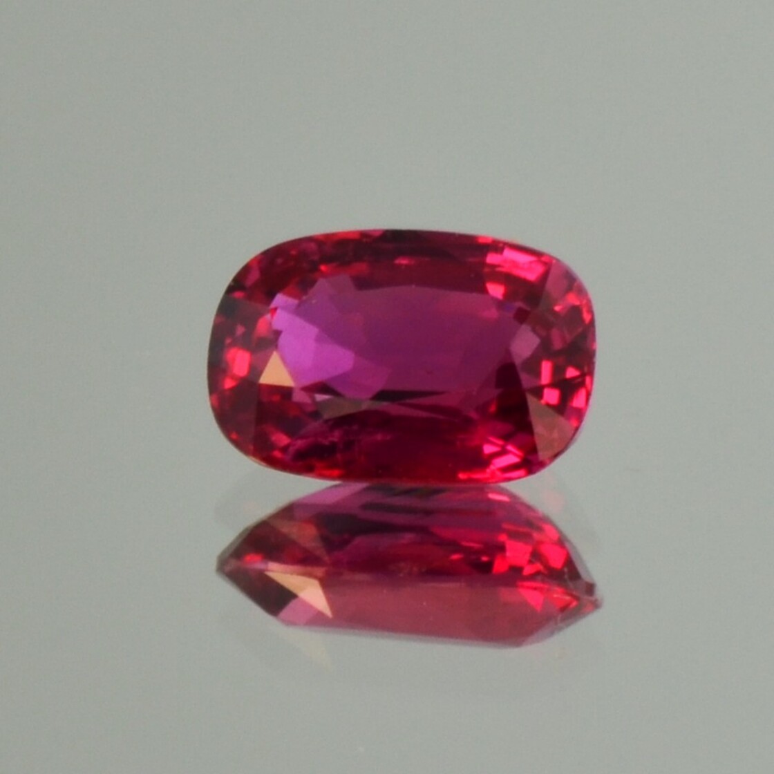 Rubin antikoval rot unbehandelt 1,59 ct.
