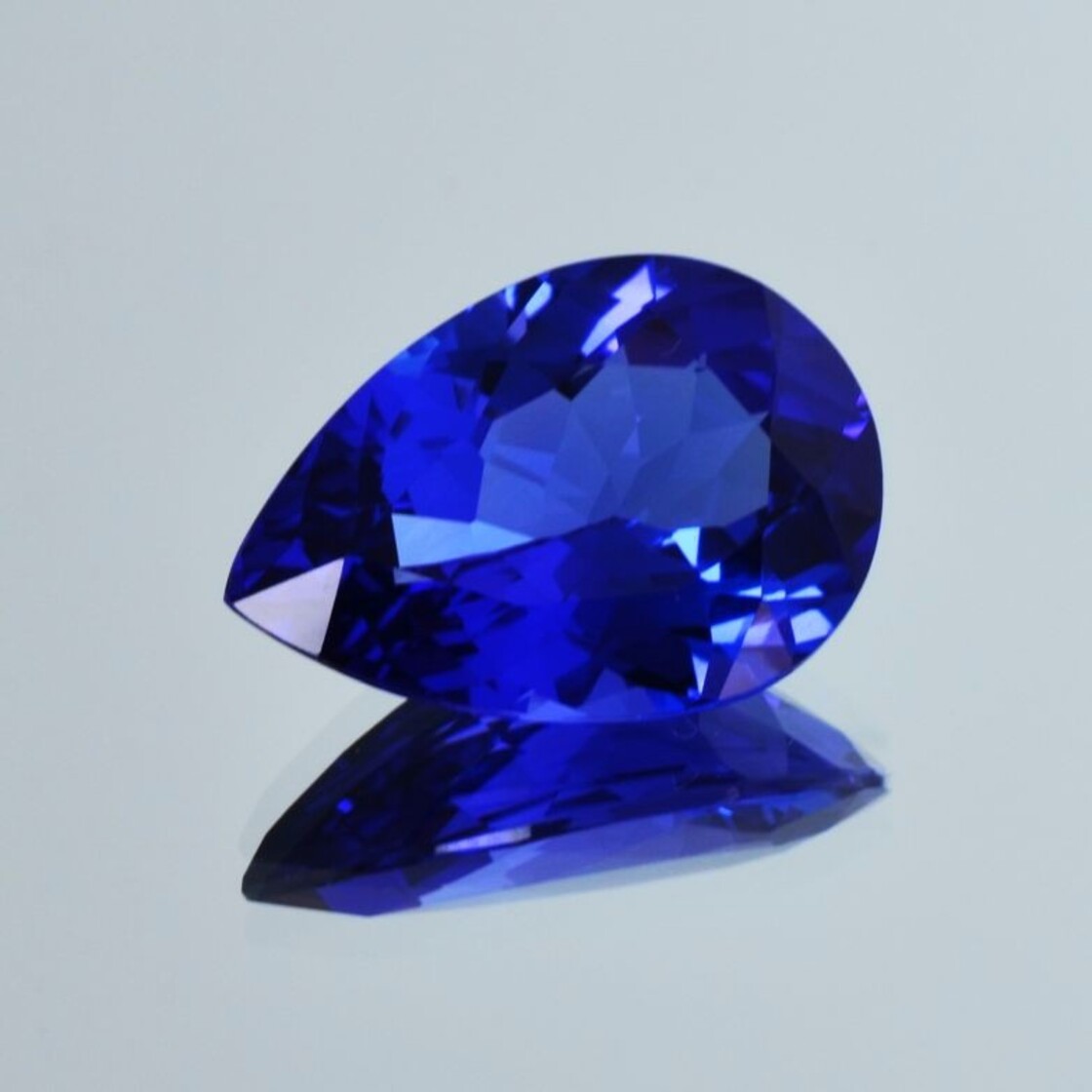 Tanzanite pear intense blue 10.54 ct.