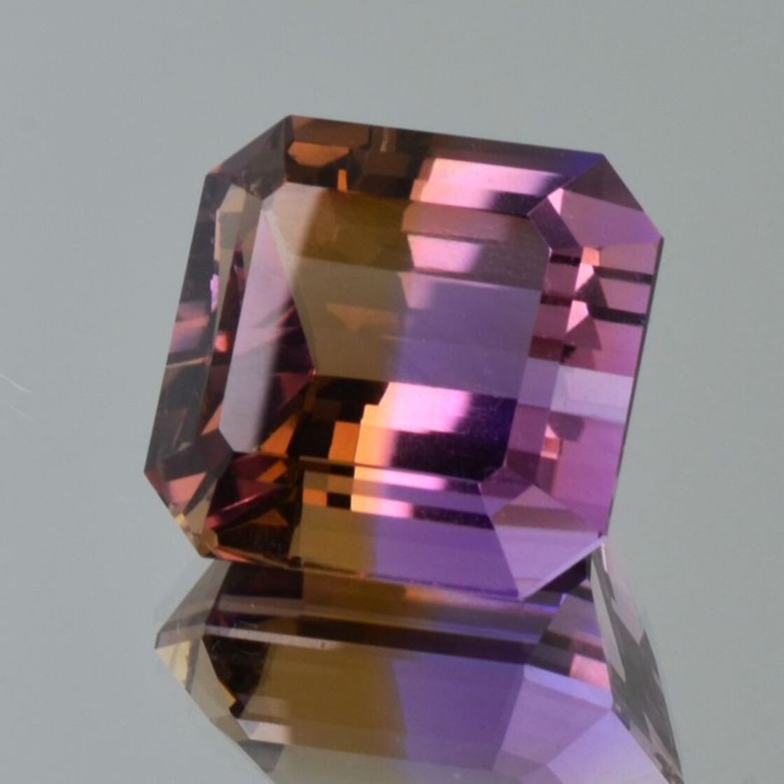 Ametrin octagon 37,23 ct.