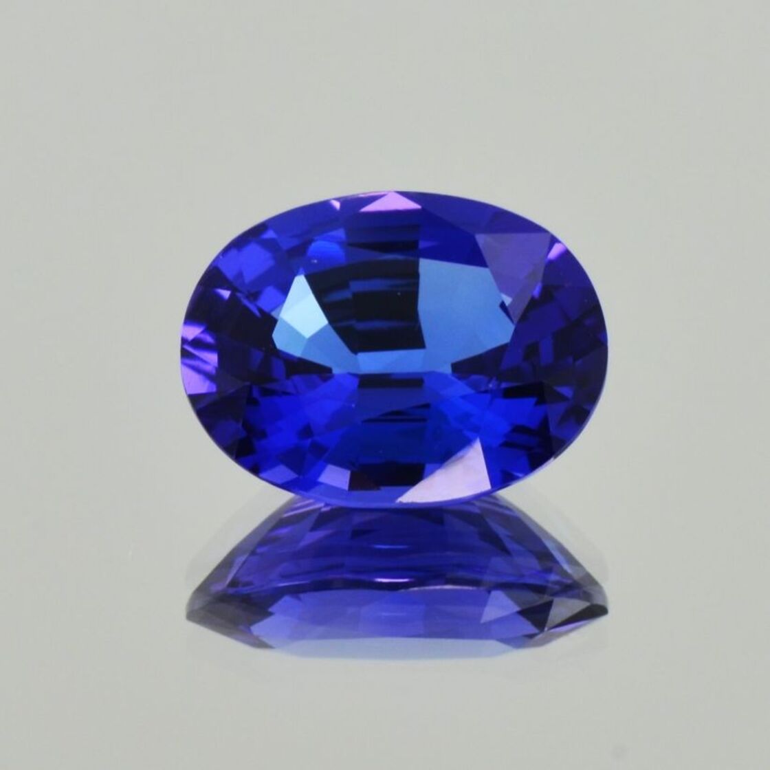Tanzanite oval intense blue 7.22 ct.