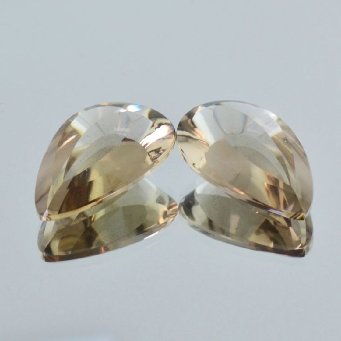 Rauchquarz Duo Design-Tropfen 28,42 ct.