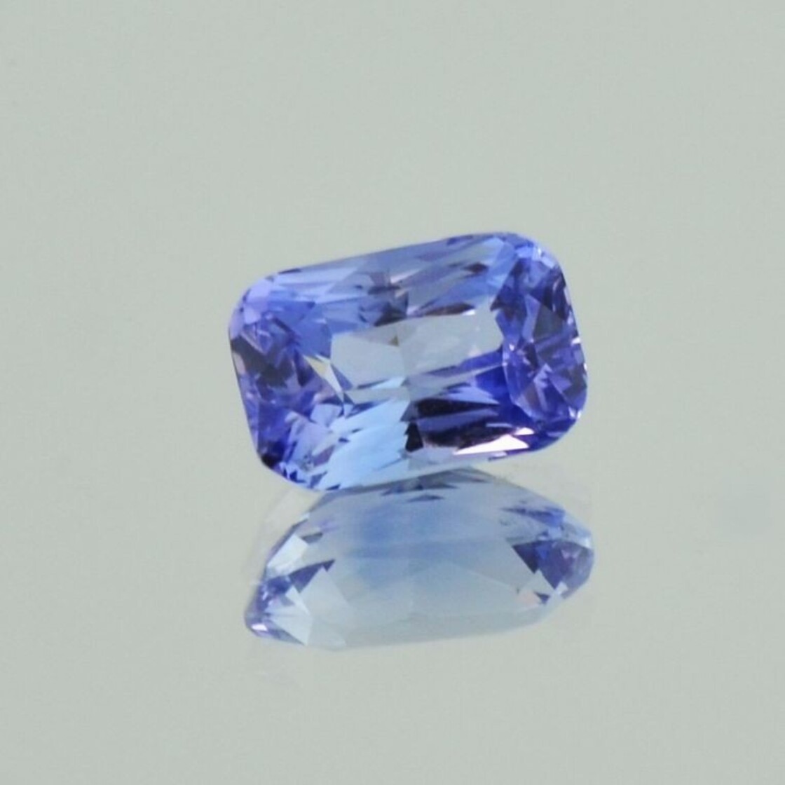 Saphir antikoval blau unbehandelt 2,02 ct.