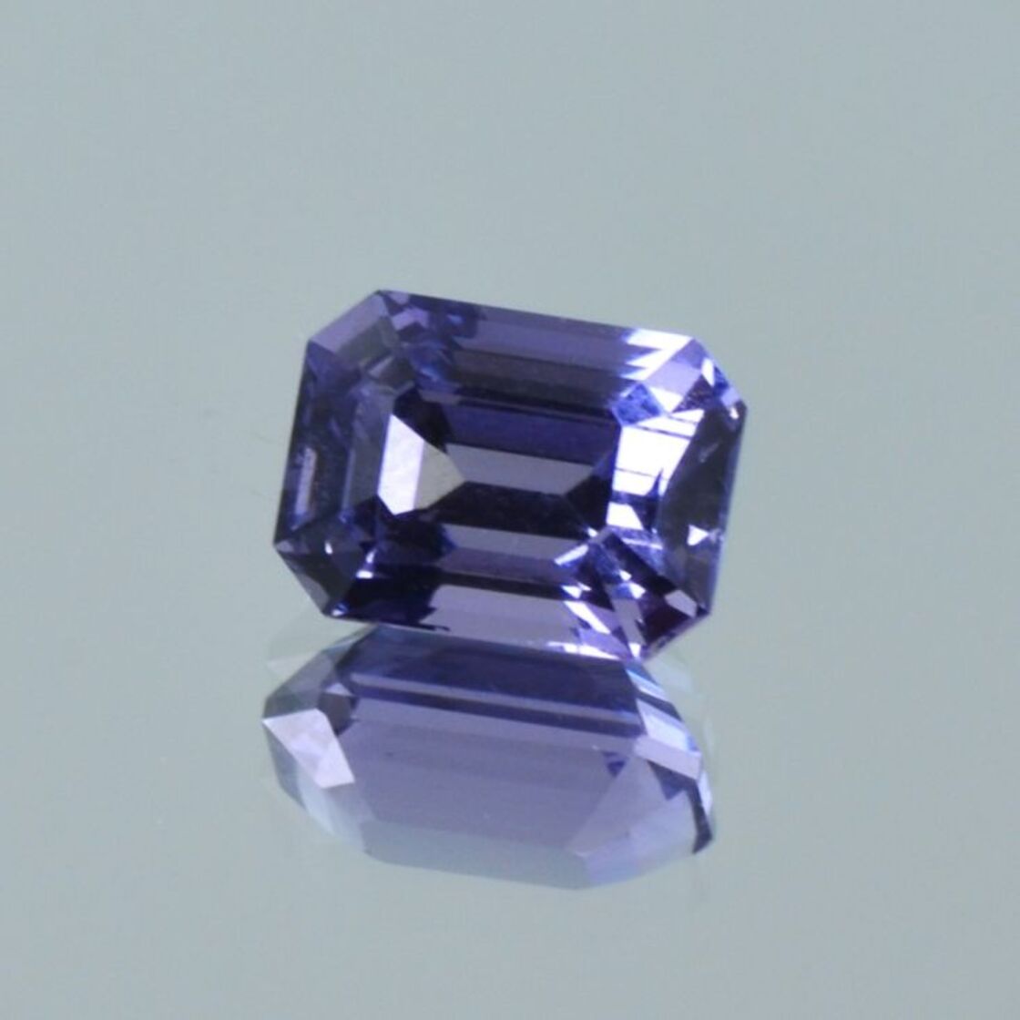 Spinell octagon lila-blau 2,55 ct.