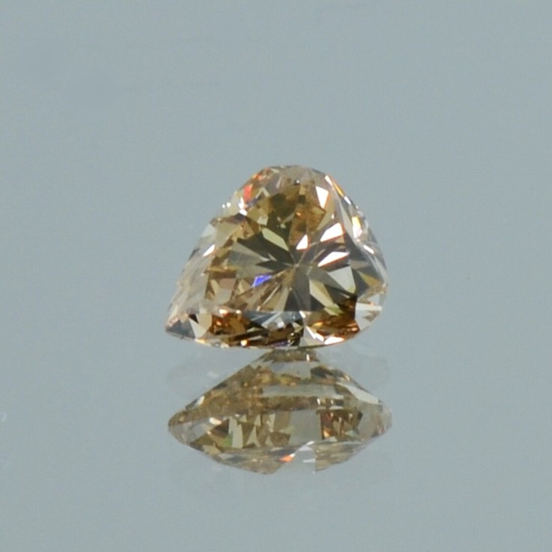 Diamond pear brownish champagne  0.39 ct