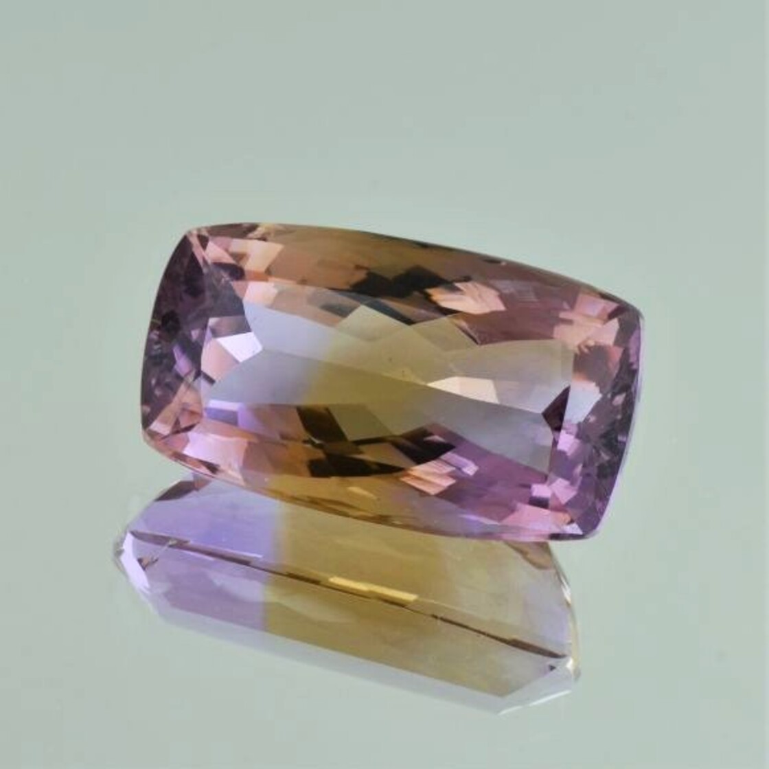 Ametrine cushion lila+gelb 29.71 ct.