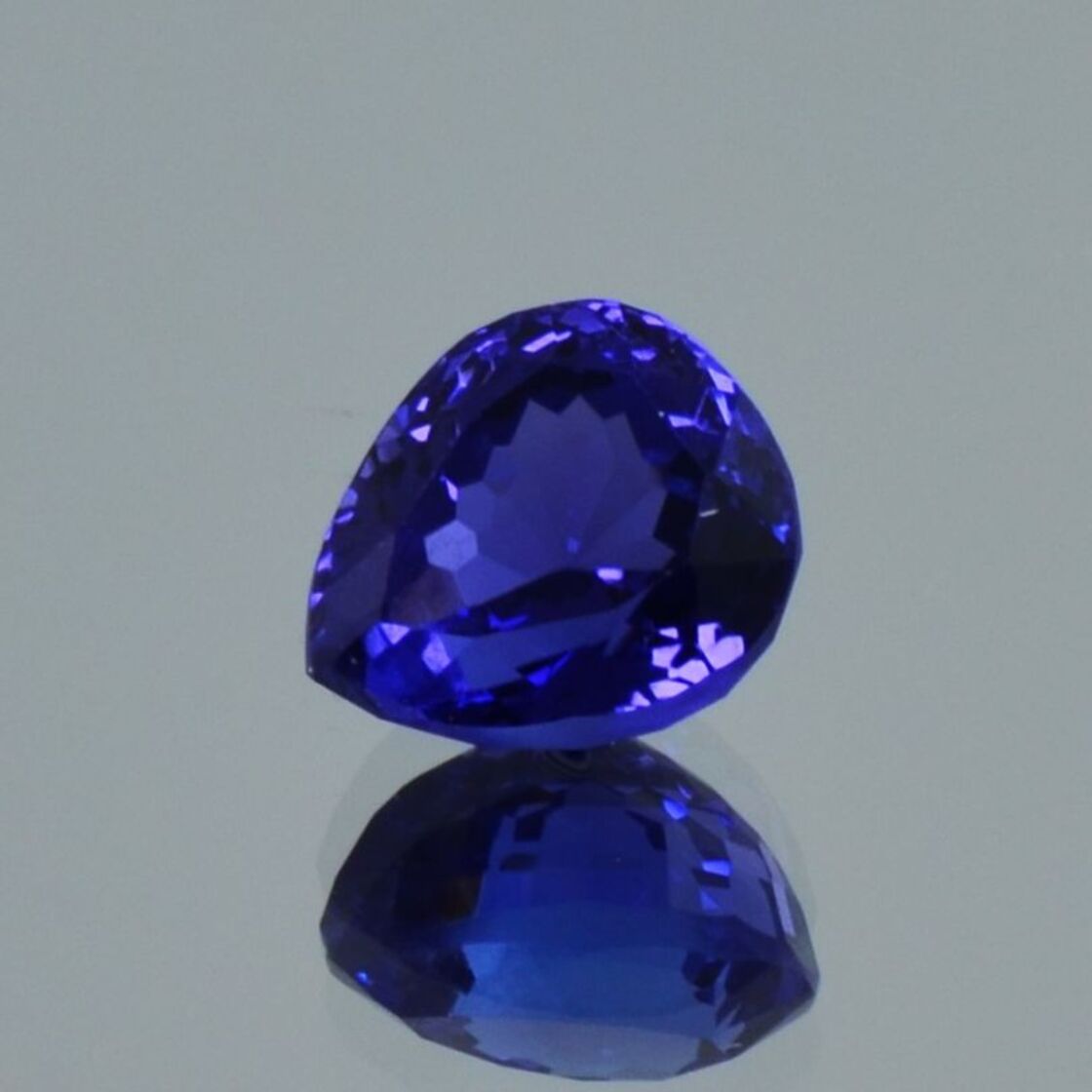 Tansanit Tropfen intensives Blau 2,64 ct.