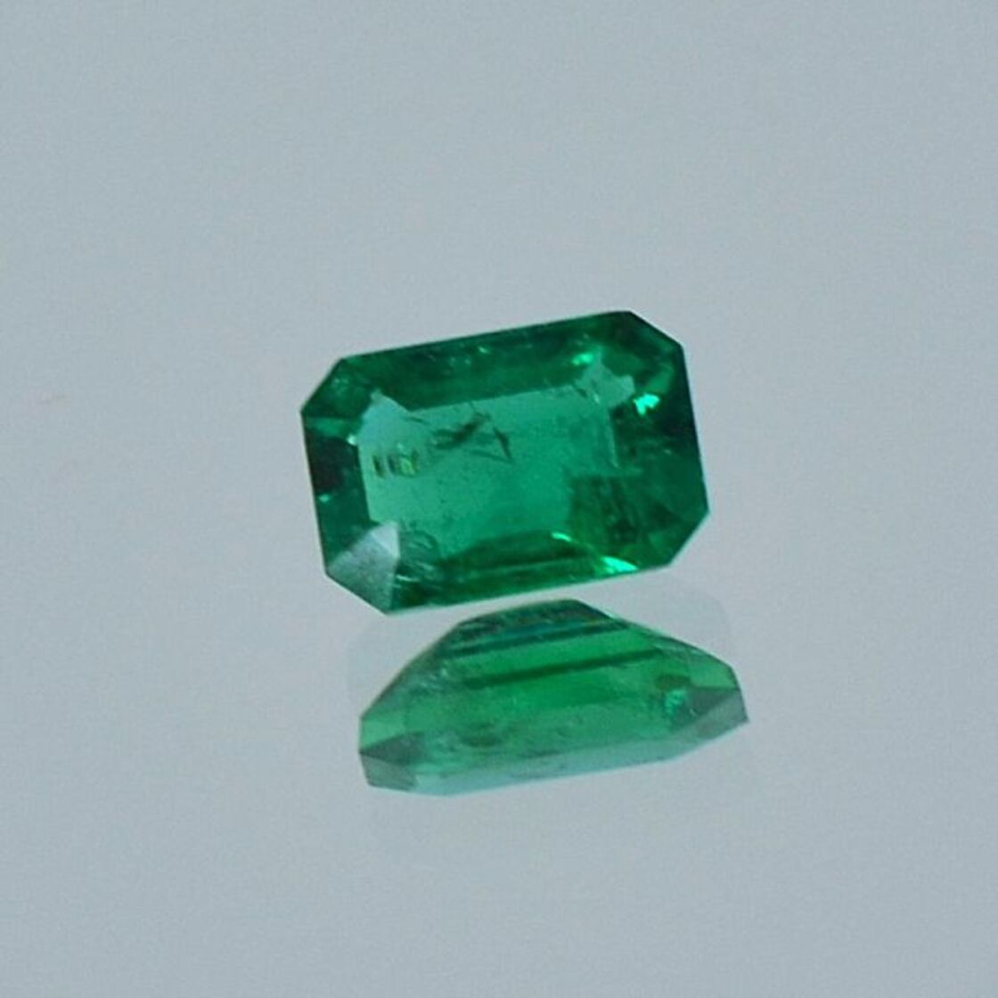 Emerald octagon green 0.50 ct.