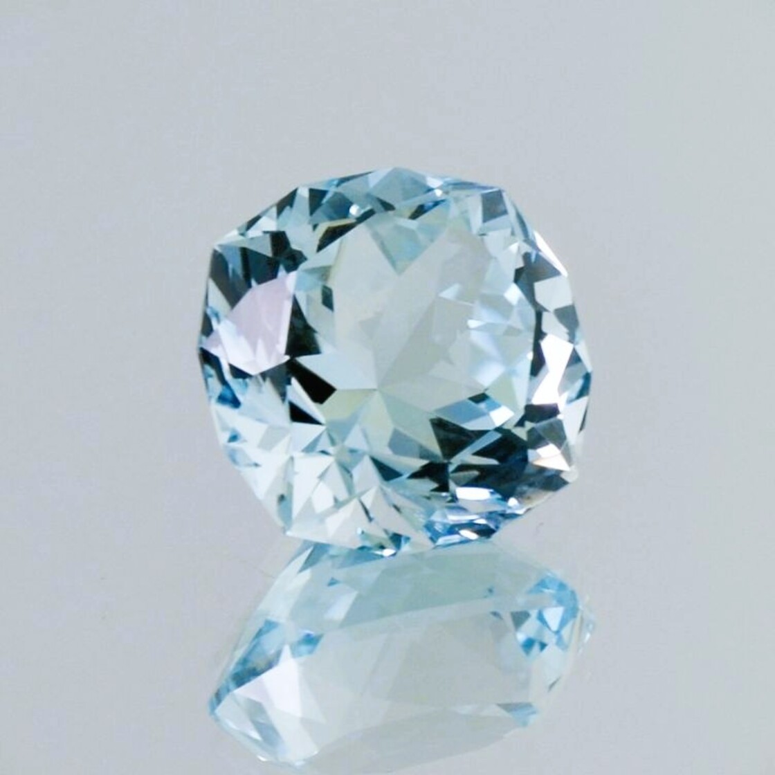 Topas Design-Antik hellblau unbehandelt 7,63 ct