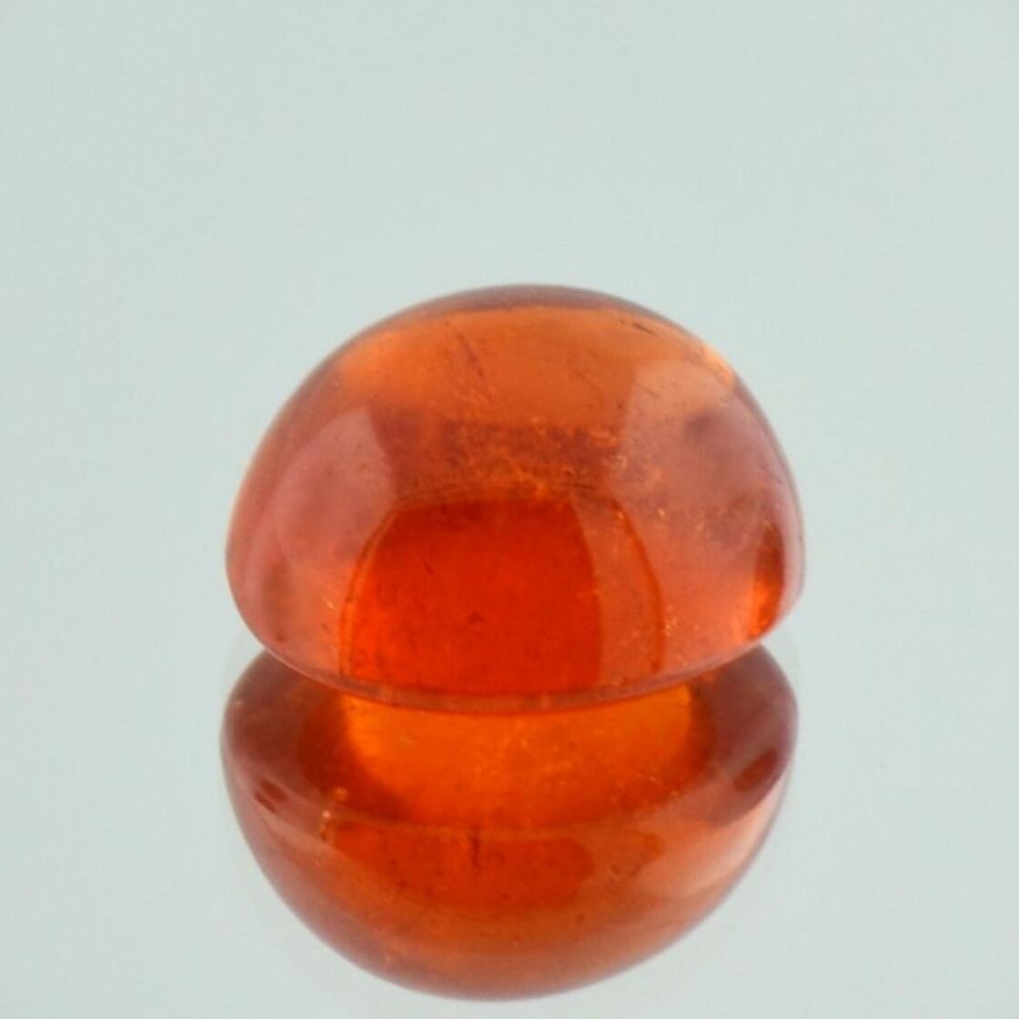 Mandarin-Granat Cabochon oval orange 15,68 ct.