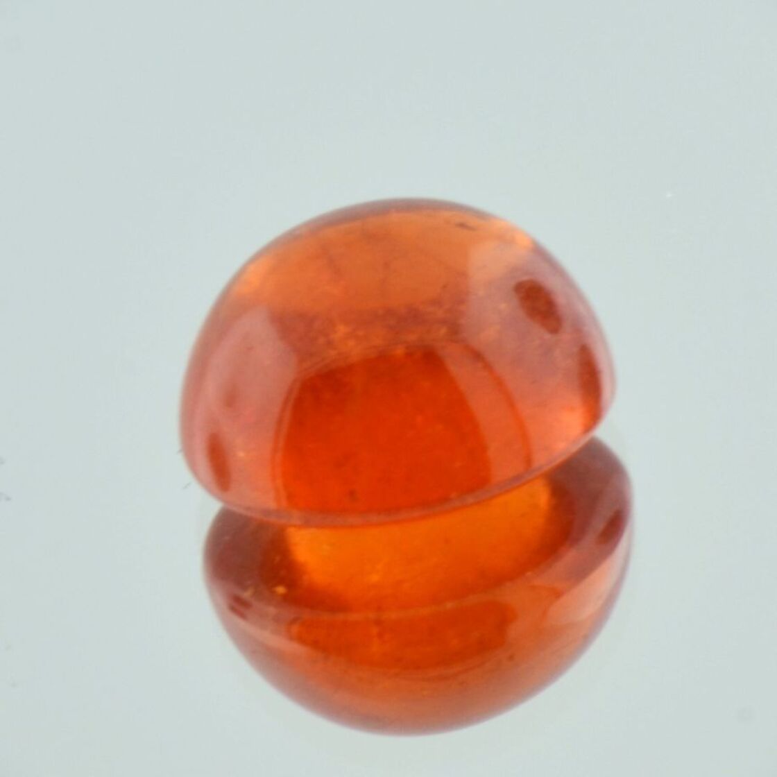 Mandarin-Granat Cabochon oval orange 15,68 ct.