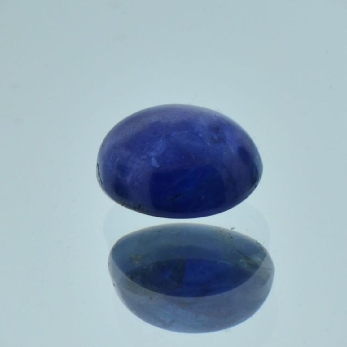 Saphir Cabochon oval blau 6,80 ct.